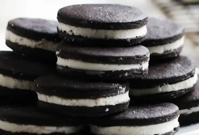 Domowe Oreo: Jak uzyskać idealnie czarny kolor? Pełny przepis!