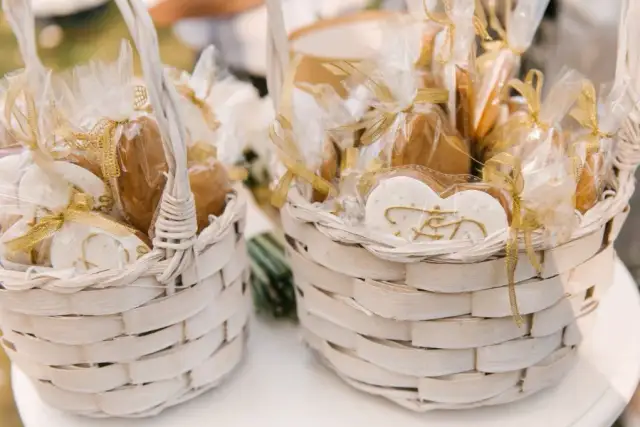 Czym zaskoczyć gości? Oryginalne pomysły na niezapomniane przyjęcie