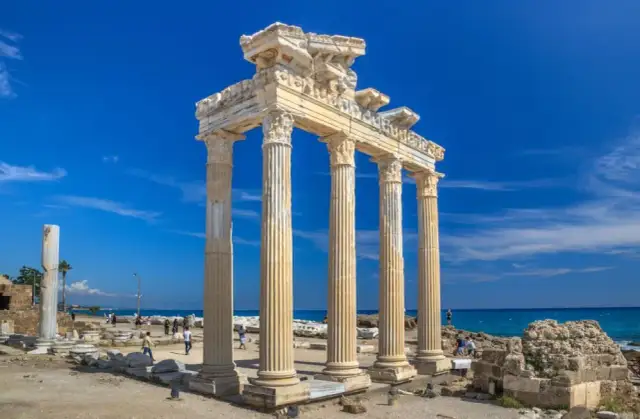 Side nad jakim morzem? Odkryj tajemnice Morza Śródziemnego