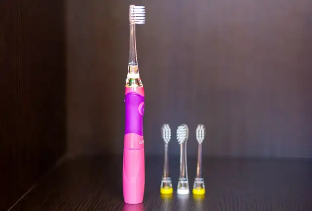 Szczoteczka soniczna dla dziecka: Od kiedy i jaką wybrać? Ranking!
