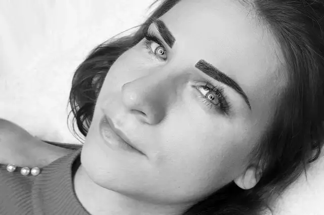 Kiedy odpadną strupki po makijażu permanentnym? Oto co musisz wiedzieć