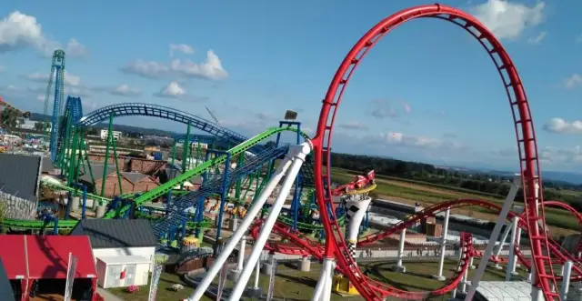 Co lepsze: Zadra czy Hyperion? Porównanie emocjonujących przejazdów