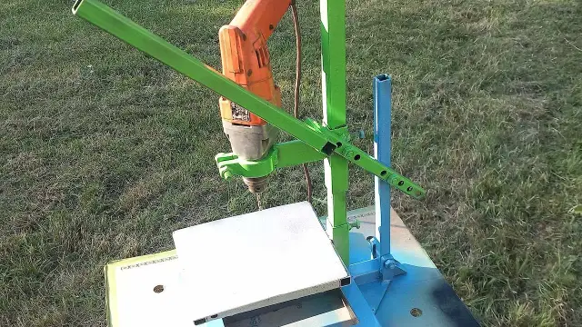 Jak zrobić stojak do wiertarki – prosty sposób na stabilną i precyzyjną pracę