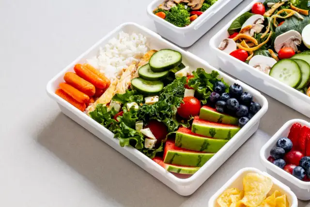 Co dietetycznego do pracy: zdrowe posiłki, które dodadzą energii