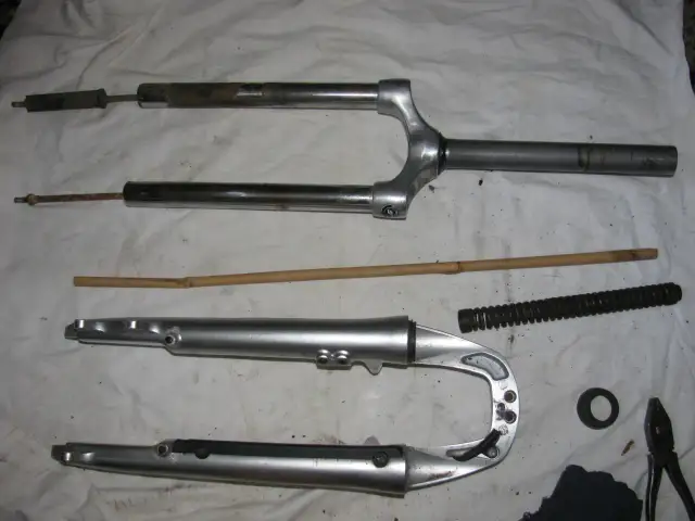 Jak rozebrać amortyzator Zoom – uniknij najczęstszych błędów