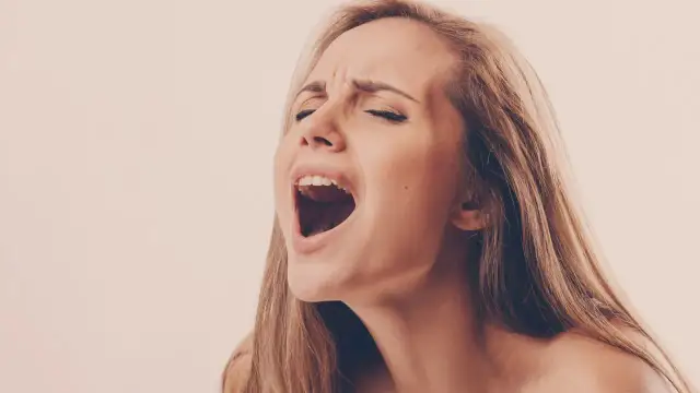 Orgazm podczas snu czy to grzech? Prawda o nocnych przyjemnościach