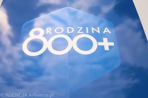 800 plus: Kto dostaje? Poznaj zasady i złóż wniosek bez błędów