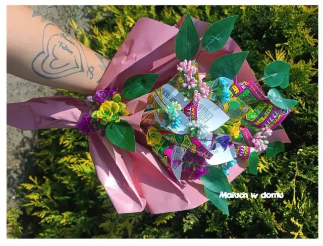 Jak zapakować zdrapki na prezent? Kreatywne pomysły DIY!