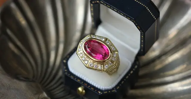 Najlepsze prezenty na 18 urodziny dla siostry