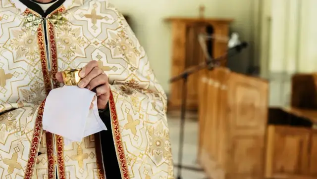 Ksiądz, który może mieć rodzinę – poznaj życie żonatego duchownego