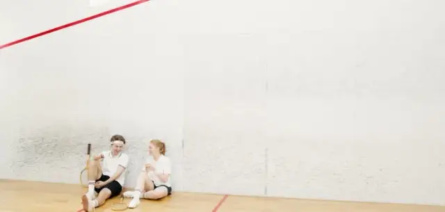 Jak zbudować kort do squasha – uniknij kosztownych błędów w budowie