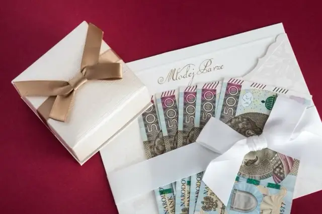 Ile świadkowa daje na wesele? Sprawdź, co warto włożyć do koperty