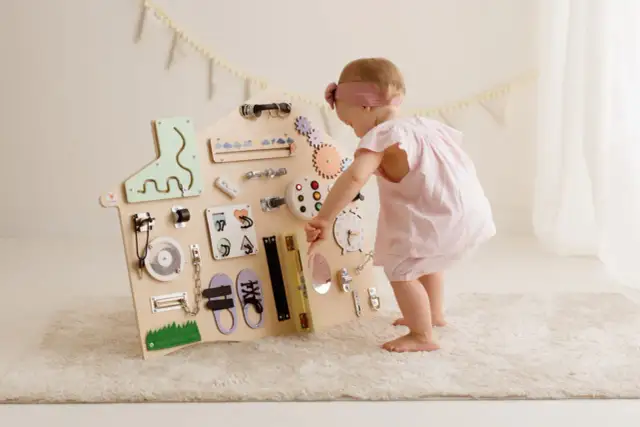 Idealna tablica sensoryczna na roczek? Bezpieczeństwo przede wszystkim!