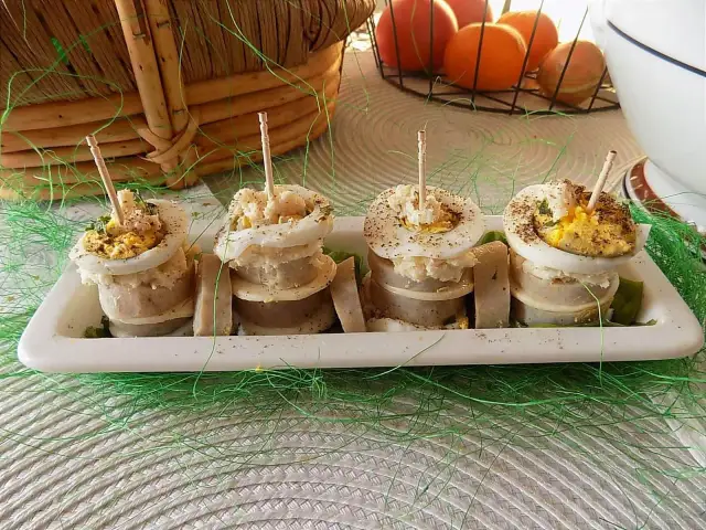 Proste i smaczne pomysły na obiad z białej kiełbasy, które zaskoczą