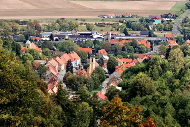 Srebrna Góra: Gdzie zjeść? Od pstrąga po kebaby pełny przewodnik