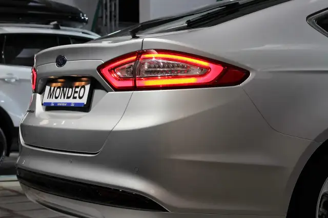 Ford Mondeo Mk5 - jakie silniki benzynowe zapewniają najlepszą wydajność?