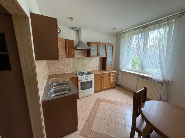 Ile kosztuje mieszkanie w bloku na wsi? Ceny, które zaskakują