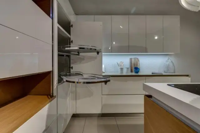 Alternatywy dla drzwiczek szafek: Inspiracje i praktyczne pomysły