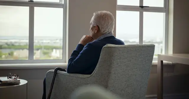 Demencja objawy psychiczne - jak rozpoznać i radzić sobie z nimi