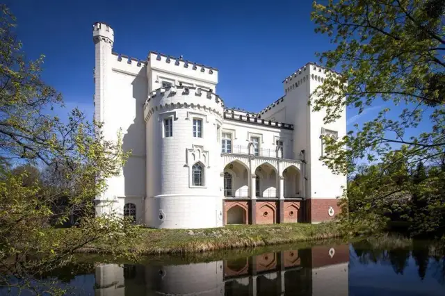 Opinie o zamku w Kórniku: piękno i problemy, które warto znać