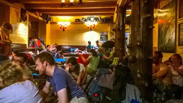 Schronisko górskie: Kiedy odmówi noclegu, a kiedy musi Cię przyjąć?