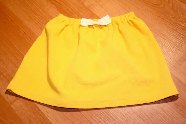 Jak zrobić spódniczkę ze spodni? Przewodnik DIY i unikalny styl!