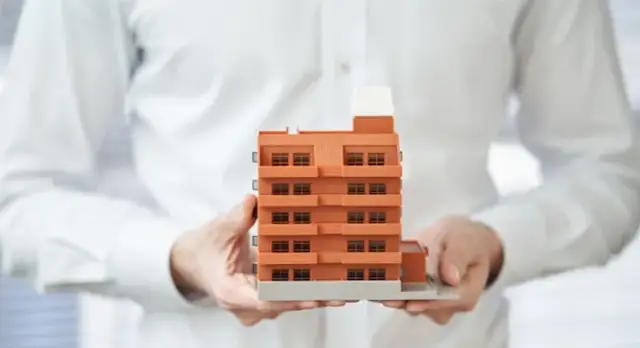 Ile kosztuje ubezpieczenie mieszkania w bloku? Sprawdź, co wpływa na ceny