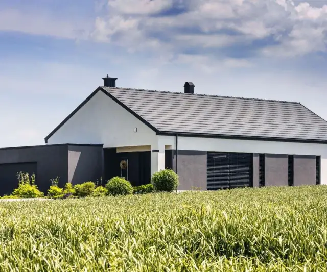 Ile dachówek ceramicznych na 1m2? Sprawdź, by uniknąć strat finansowych