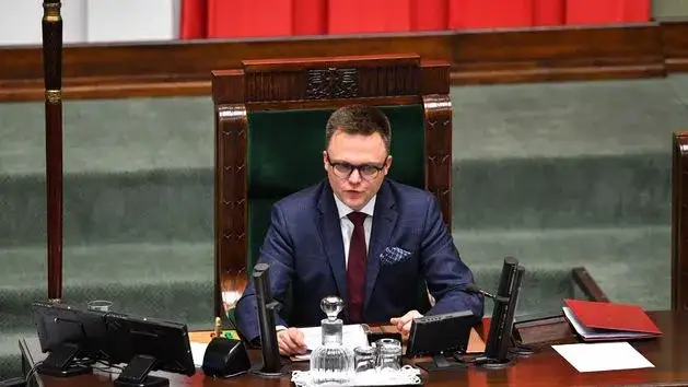 Kto kieruje pracą sejmu i senatu? Poznaj kluczowe role w parlamencie