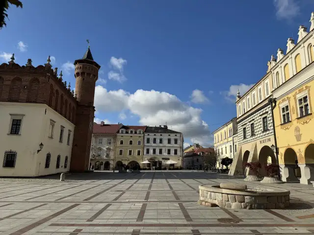 Tarnów atrakcje, które zaskoczą każdego turystę i wciągną w historię