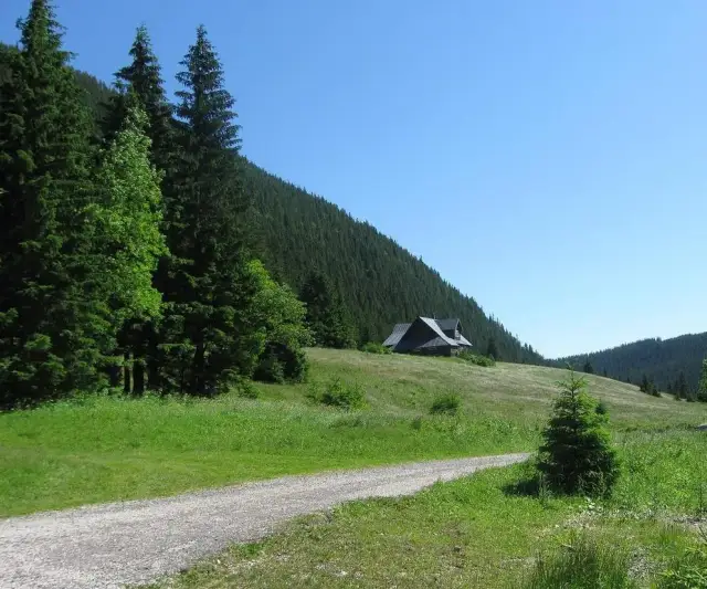 Ile kosztuje nocleg w Polsce? Odkryj ceny i ukryte koszty
