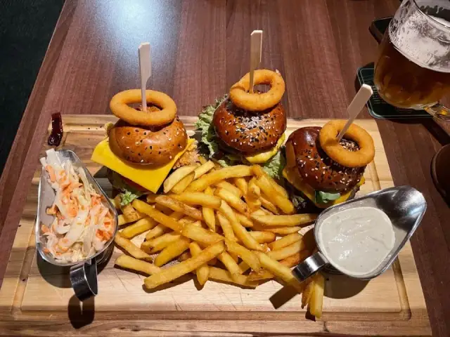 Harrachov: Gdzie zjeść? Najlepsze restauracje, ceny i porady!