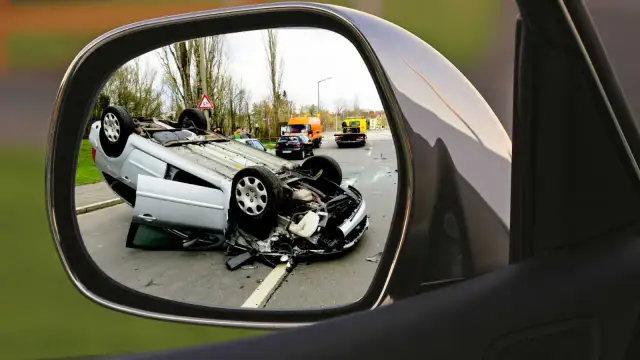Auto w leasingu, szkoda z OC sprawcy - co robić krok po kroku?