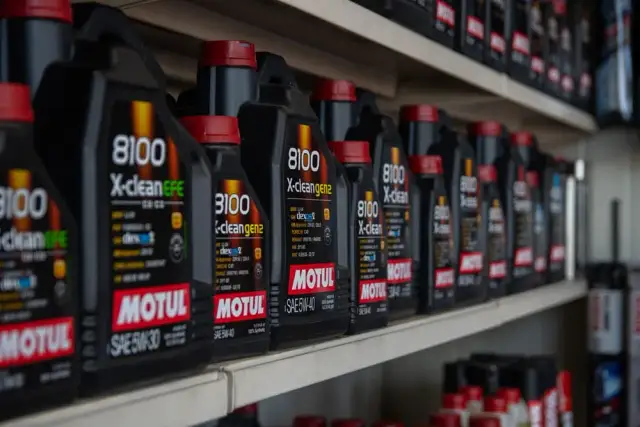 Motul Kraków - Gdzie znaleźć najlepsze oleje i smary w mieście