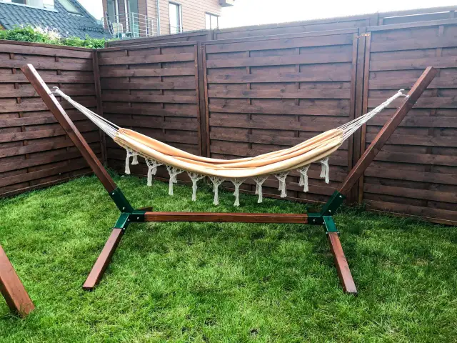 Montaż hamaka: Jak to zrobić bezpiecznie i bez pomyłek?