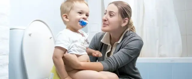 Jak pomóc niemowlakowi się wypróżnić: skuteczne metody na zaparcia