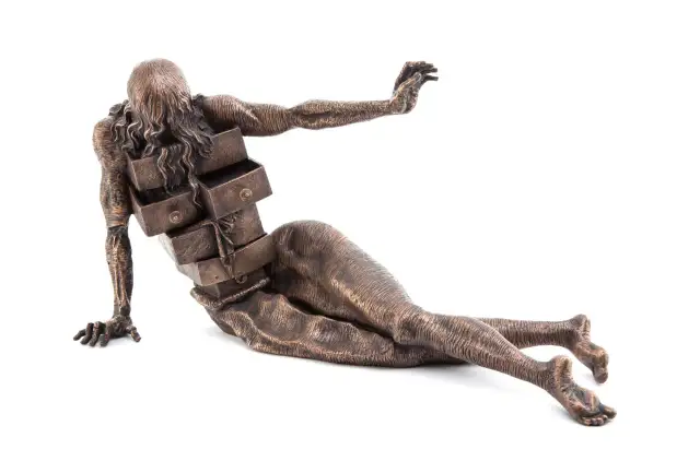 Rzeźby Salvadora Dalí: odkryj ich głębokie znaczenie i emocje