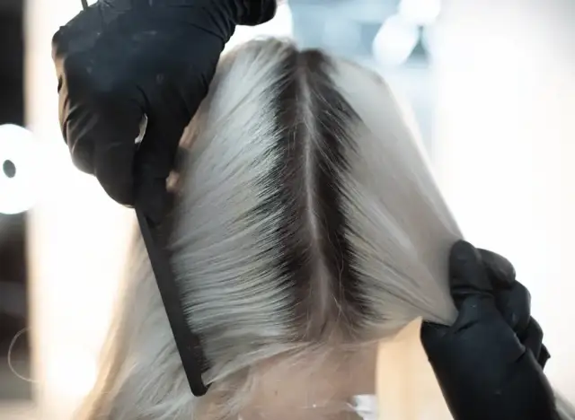 Co to są odrosty na włosach i jak je skutecznie ukryć?