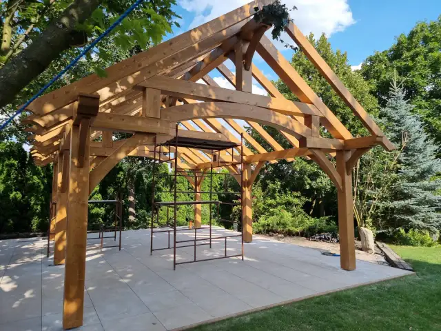 Co warto wiedzieć przed zakupem wiaty do samodzielnego montażu