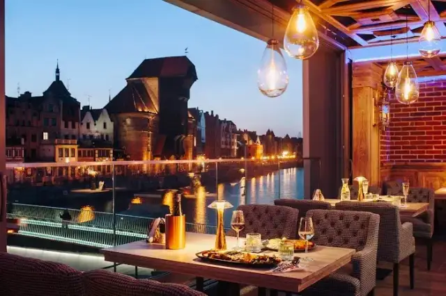 Co zjeść w Gdańsku? Odkryj najlepsze lokalne specjały i restauracje