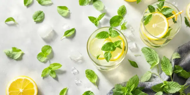 Alkohol na diecie ketogenicznej: Czy to możliwe bez szkody dla ketozy?