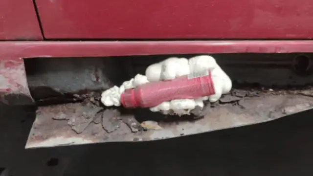 Pianka w progach samochodowych: ratunek czy wyrok dla Twojego auta?