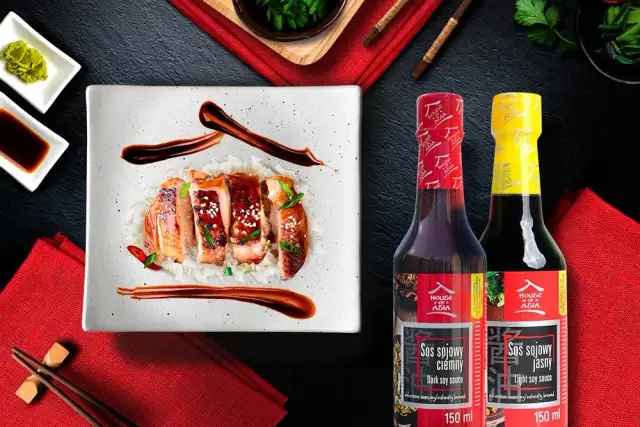 Jak wykorzystać sos sojowy w potrawach, aby zaskoczyć smakiem