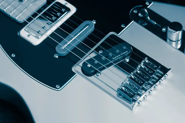 Przetwornik gitarowy DIY: Stwórz unikalne brzmienie krok po kroku