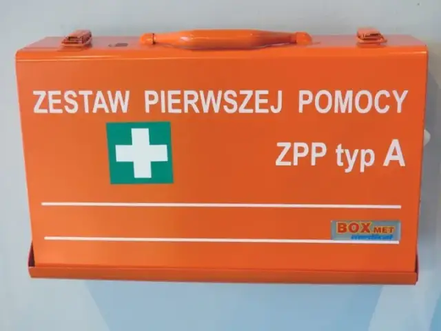 Apteczka w aucie: Czy jest obowiązkowa? Sprawdź przepisy i skład.