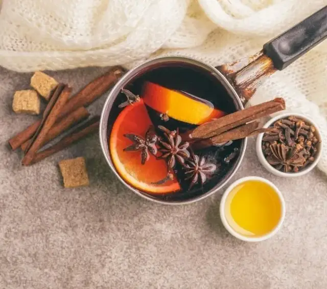 Jak zrobić grzane wino - prosty przepis, który zachwyci wszystkich