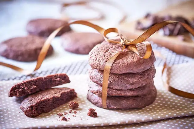 Proste przepisy na biszkopty bezglutenowe, które zachwycą smakoszy