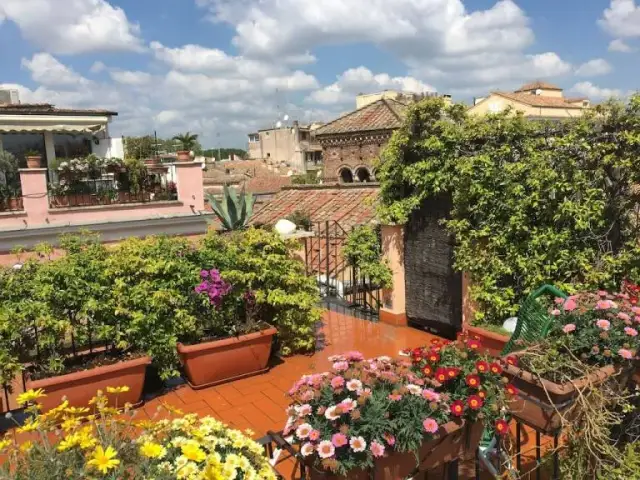 Gdzie nocować i najlepsze opcje zakwaterowania w Rzymie