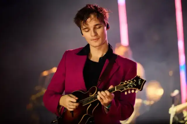 Ile trwa koncert Kwiatu Jabłoni? Planuj wieczór bez stresu!