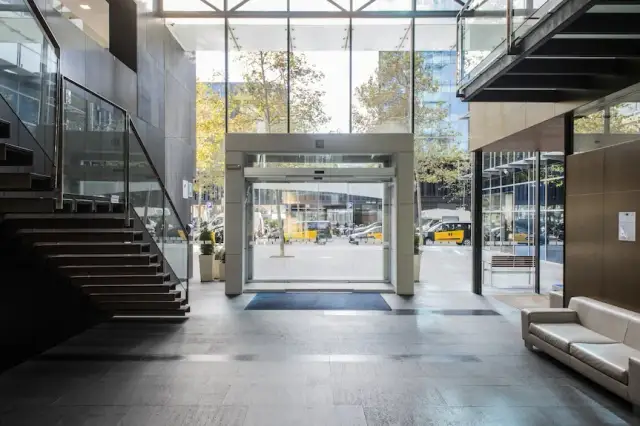 Hotel Holiday Inn Express City 22: comodidad y ubicación ideal en Barcelona